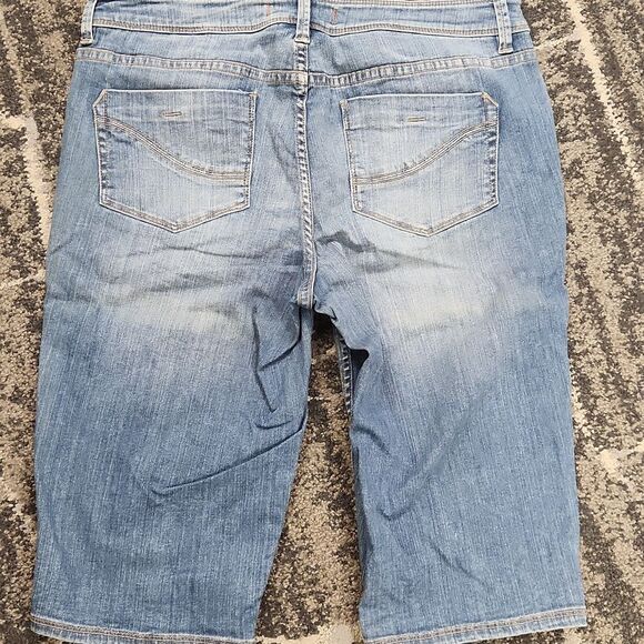 Tommy Bahama Clam Digger Denim Jean Shorts 10 - Picture 2 of 6